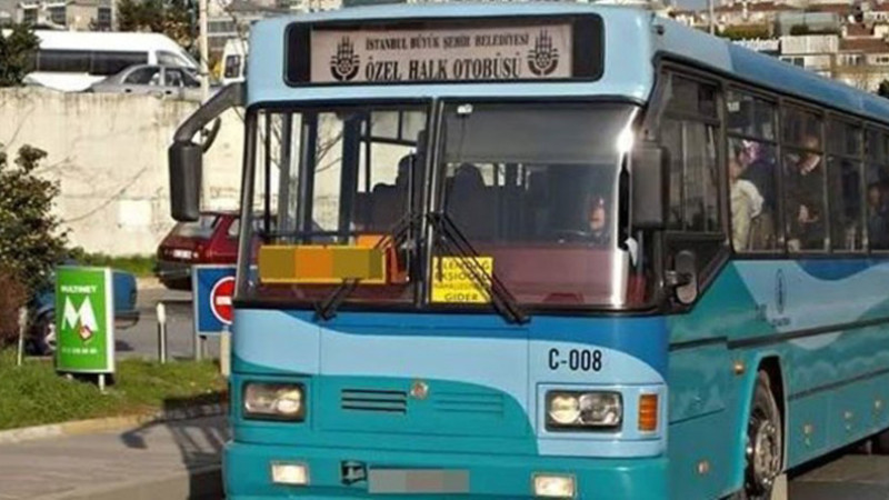 İstanbul'da paralarını alamayan özel halk otobüsçüleri eylem yaptı
