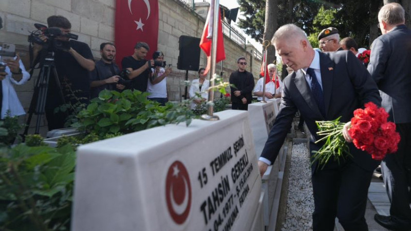 Türk milletine esaret gömleği giydirilemez
