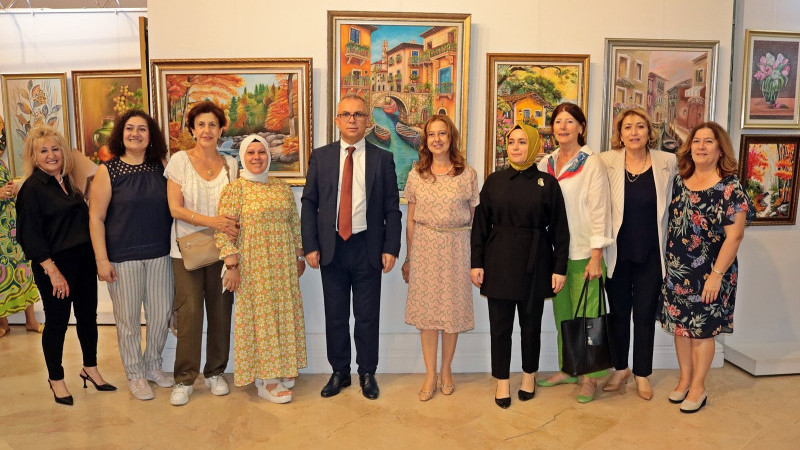 RENKLERİN IŞILTISI SANATSEVERLERLE BULUŞTU
