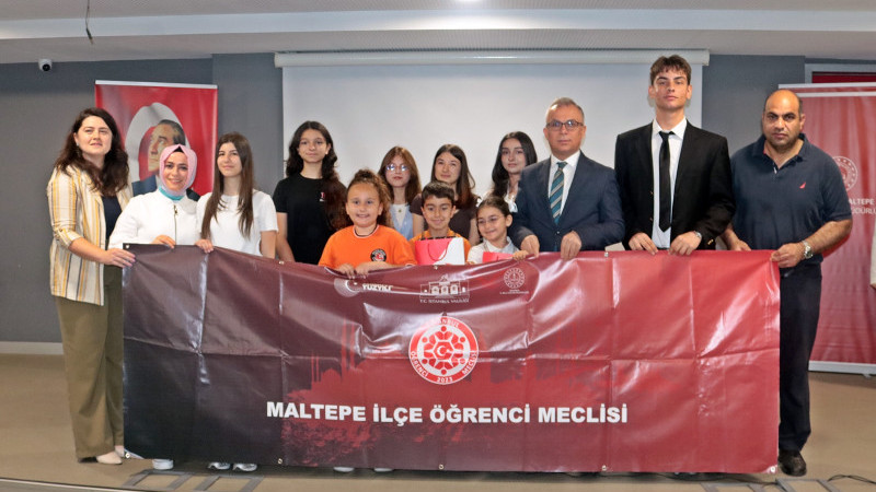 BAŞARILI ÖĞRENCİLERE ÖDÜL