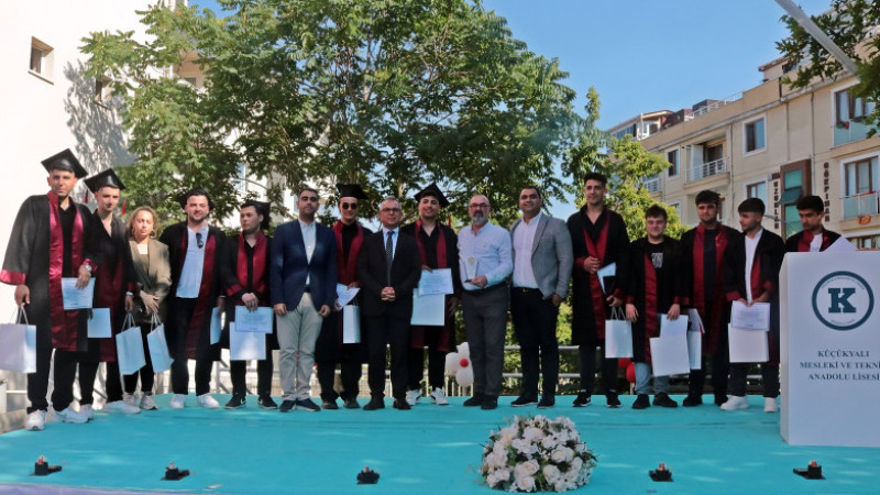Küçükyalı MTAL’de mezuniyet coşkusu