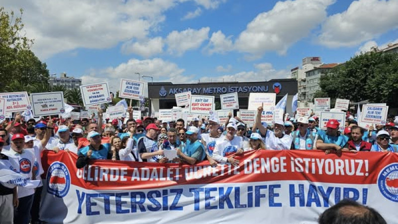 EĞİTİM BİR SEN’DEN “GELİRDE ADALET, ÜCRETTE DENGE” EYLEMİ