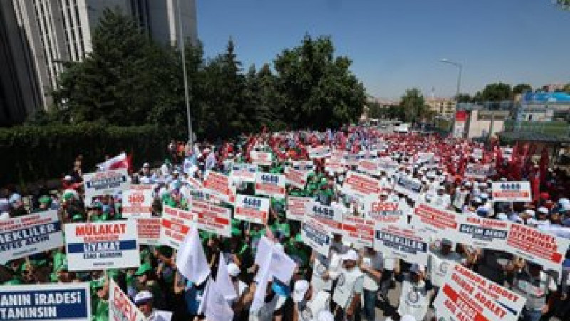 Memurlardan; “Gerçekçi olmayan teklif masayı kilitliyor” tepkisi