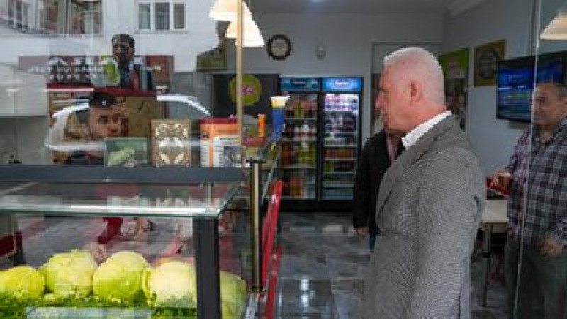 Gül Maltepe’de esnafı ziyaret etti 