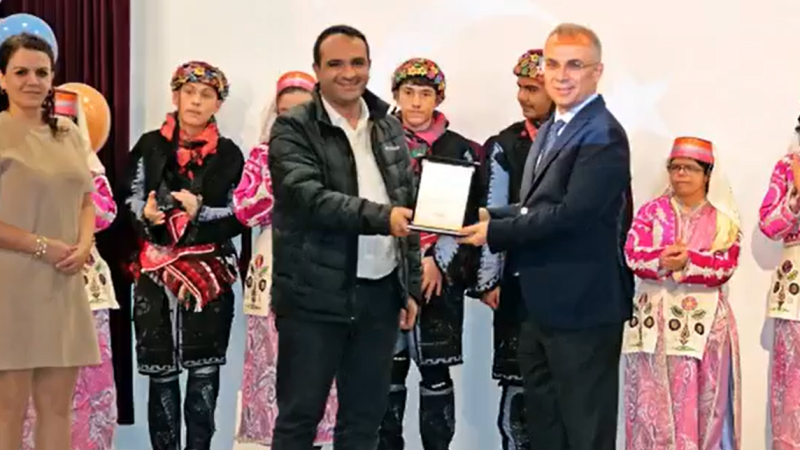 Sevgiyi paylaşmaya engel yok