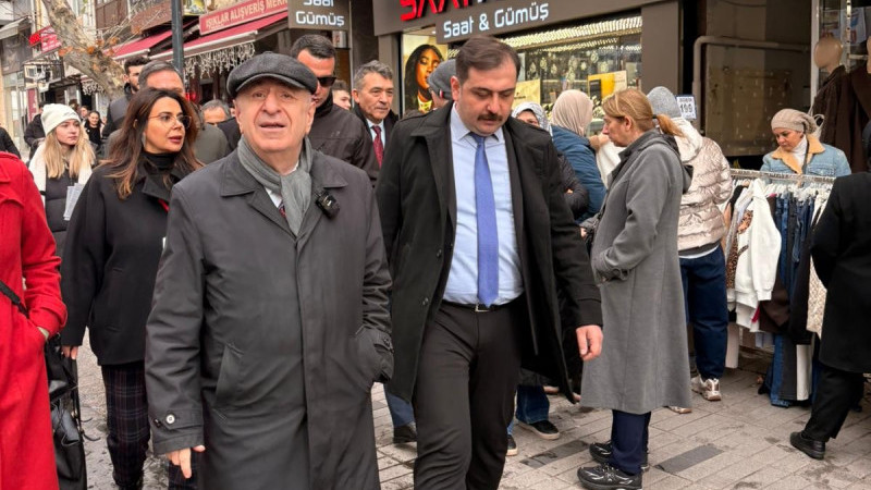 Özdağ, Maltepe’de dert dinledi