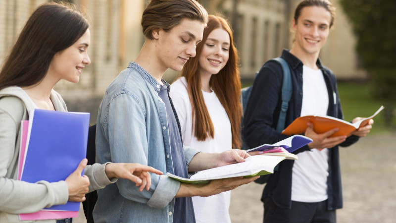 Gül’den liselilere burs müjdesi