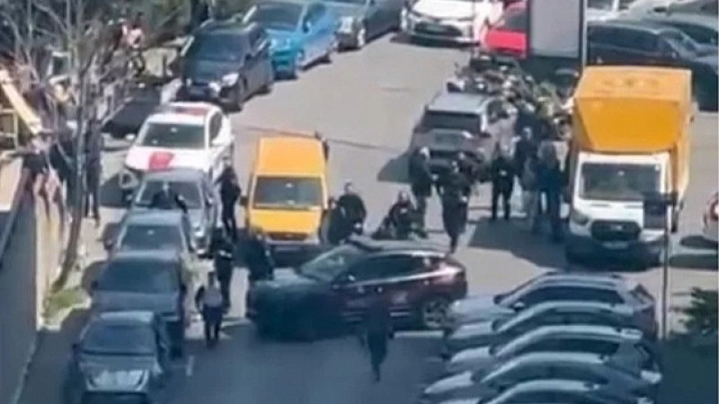 İsrail Konsolosluğu önünde çatışma