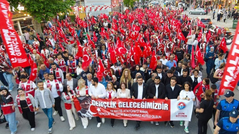 Maltepe kırmızı-beyaz