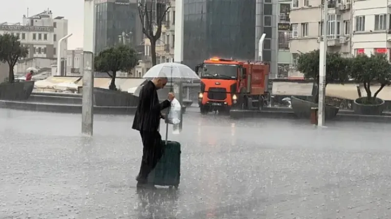 İSTANBUL’A SAĞANAK VE FIRTINA UYARISI