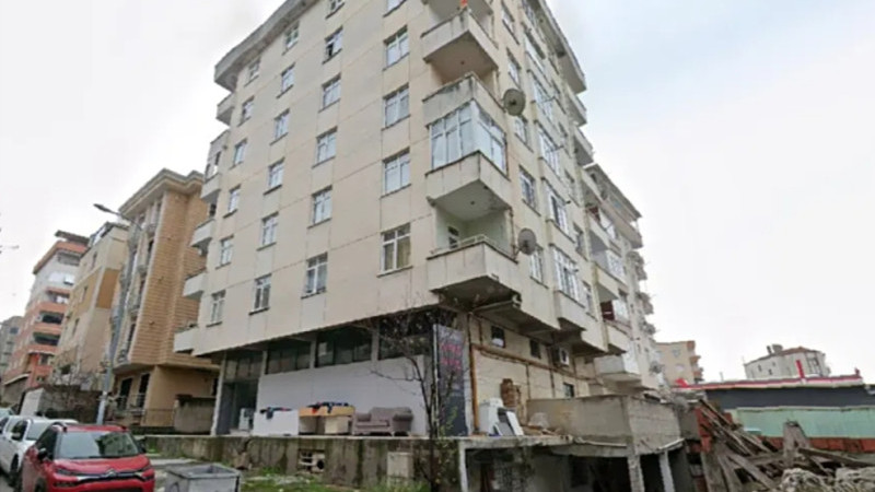 Çöken binada kaçak kat detayı